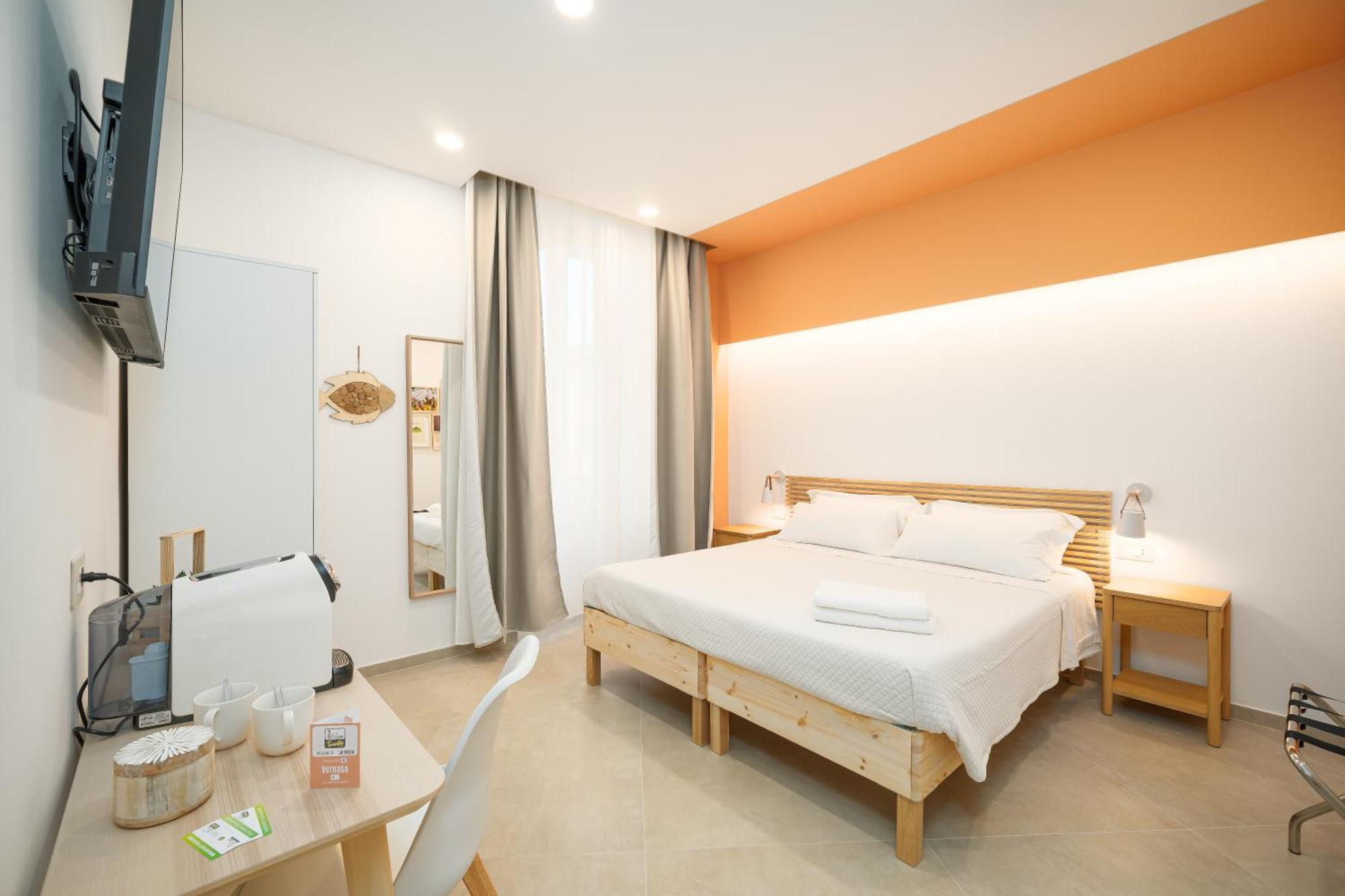 6Th Land - Rent Rooms Affittacamere La Spezia Bagian luar foto