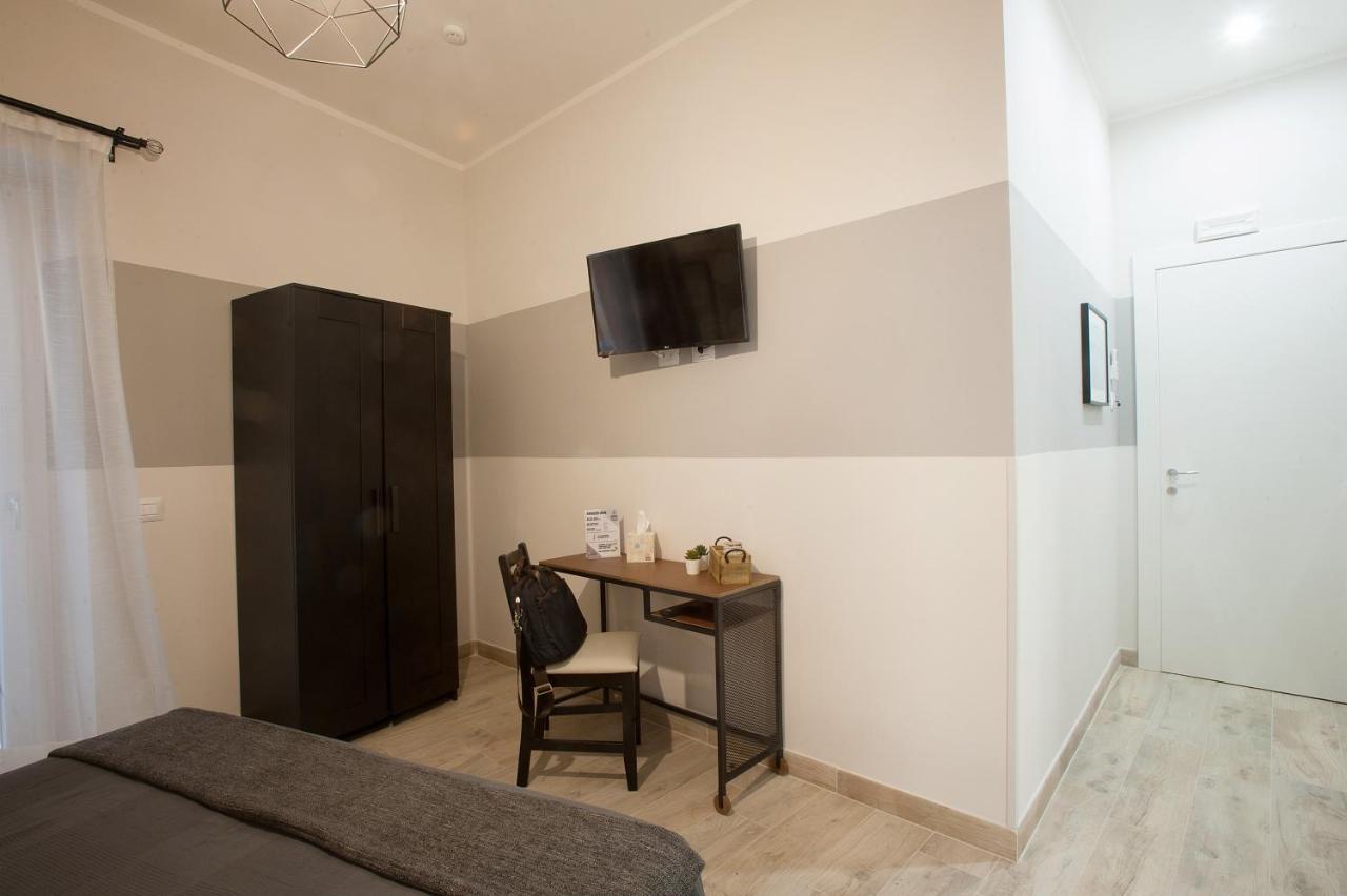 6Th Land - Rent Rooms Affittacamere La Spezia Bagian luar foto